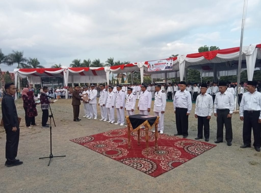 Pelantikan dan Pengukuhan Masa Jabatan Kepala Desa, BPD Dan Ketua TP-PPK Beserta Bunda Paud Se Kota Sungai Penuh.