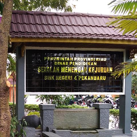 SMKN 4 Pekanbaru: Sekolah Kejuruan Unggulan Cetak Lulusan Siap Kerja dan Berprestasi.